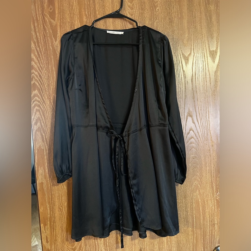 Abercrombie satin wrap dress